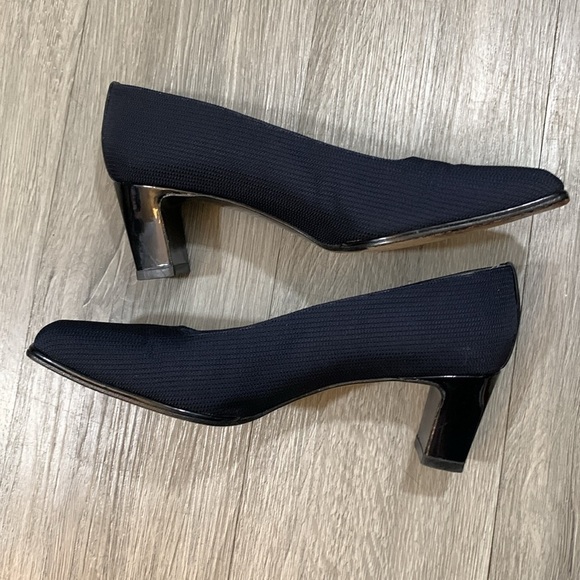 STUART WEITZMAN Navy Blue Sqaure Toe Block Heels Pumps Size 9.5B - Picture 8 of 9